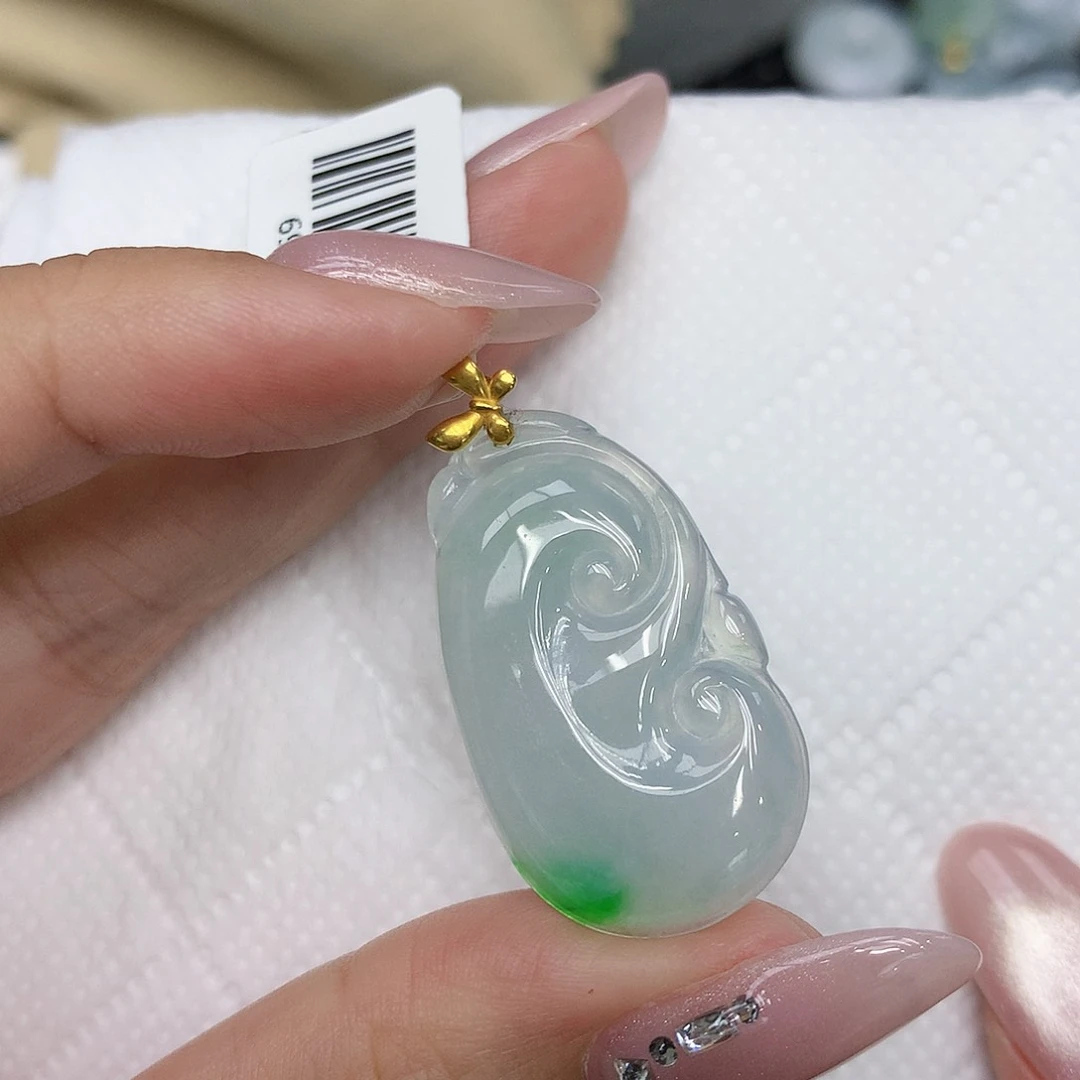 颈饰18K金镶嵌翡翠