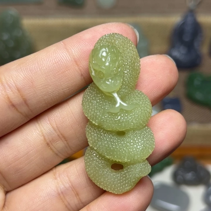 和田玉未镶嵌颈饰