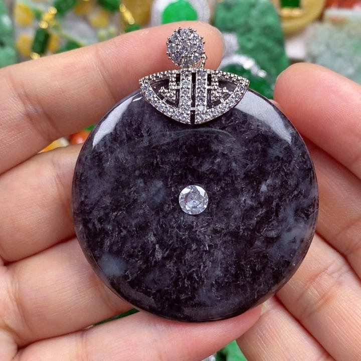 翡翠未镶嵌吊坠(赠链)