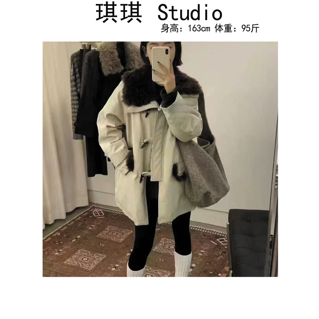 《琪琪家》冬季新款轻奢高级感翻领羔毛牛角扣派克风百搭外套5608-H
