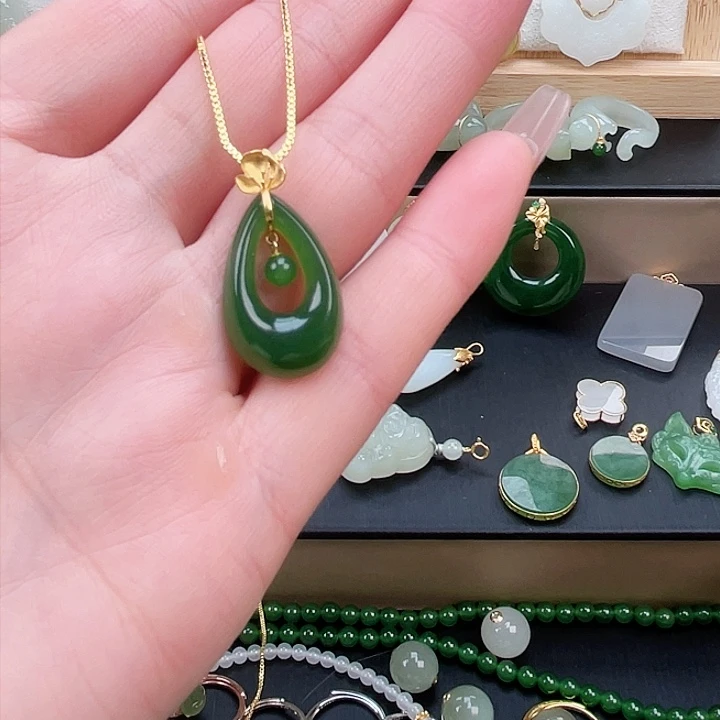 颈饰未镶嵌和田玉