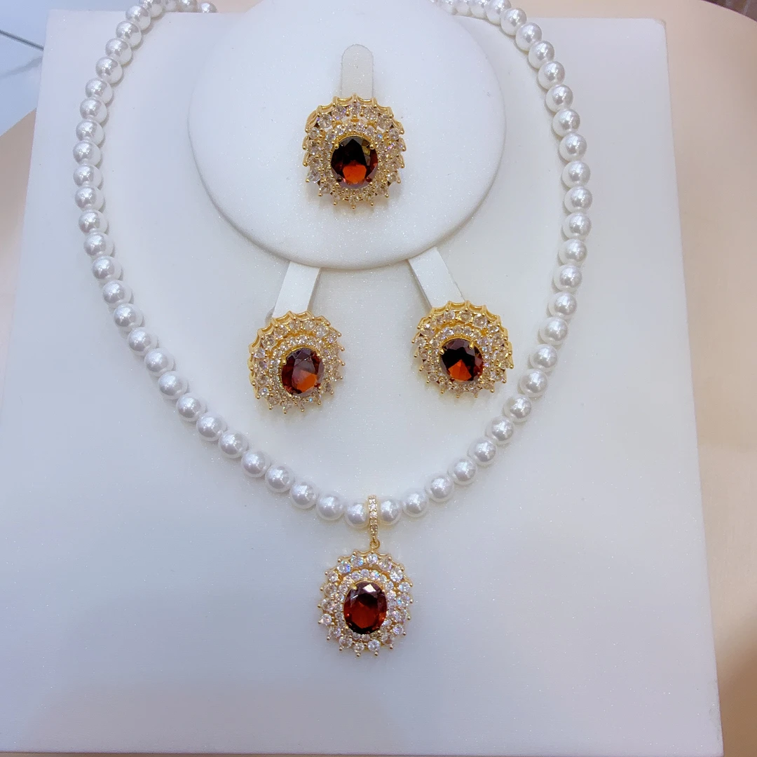 铜合金亚克力项链 新款精美时尚高级三件套首饰特好看