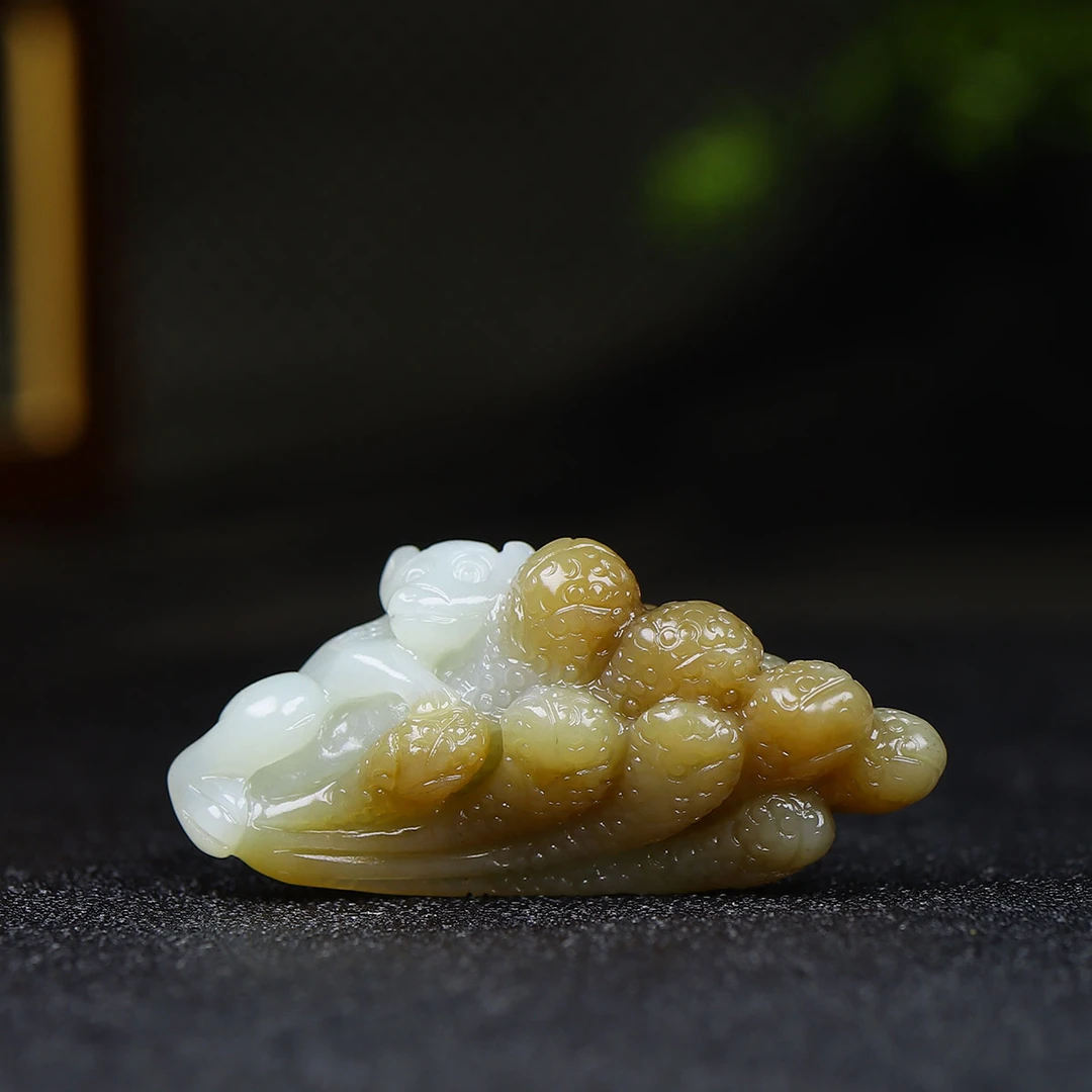 121645和田玉糖白玉生肖猴挂件