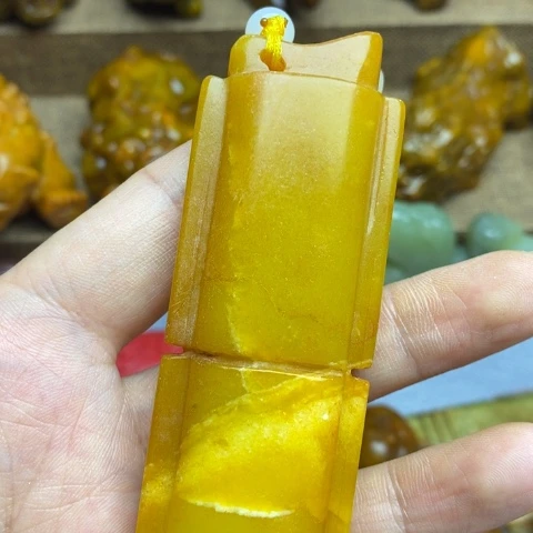 蛇纹石玉未镶嵌颈饰38