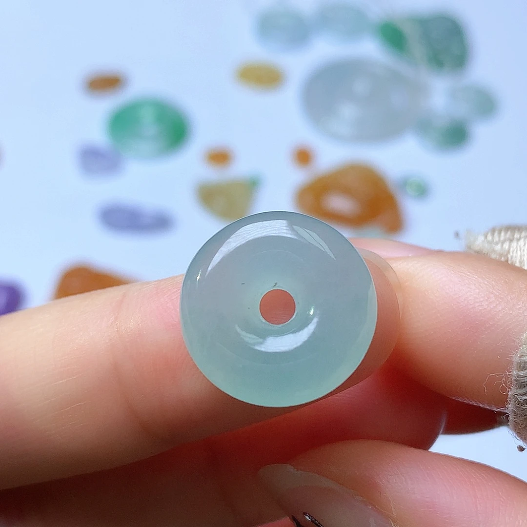 翡翠未镶嵌颈饰甜甜圈