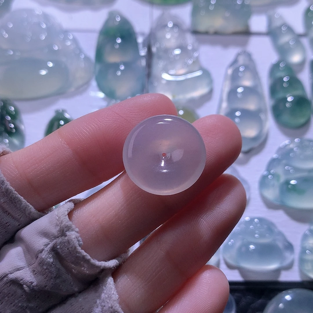 翡翠未镶嵌颈饰扣