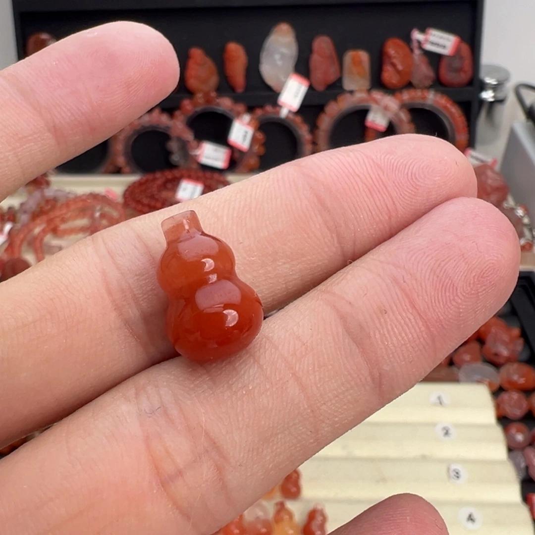 ****ɞ南红玛瑙未镶嵌颈饰葫芦