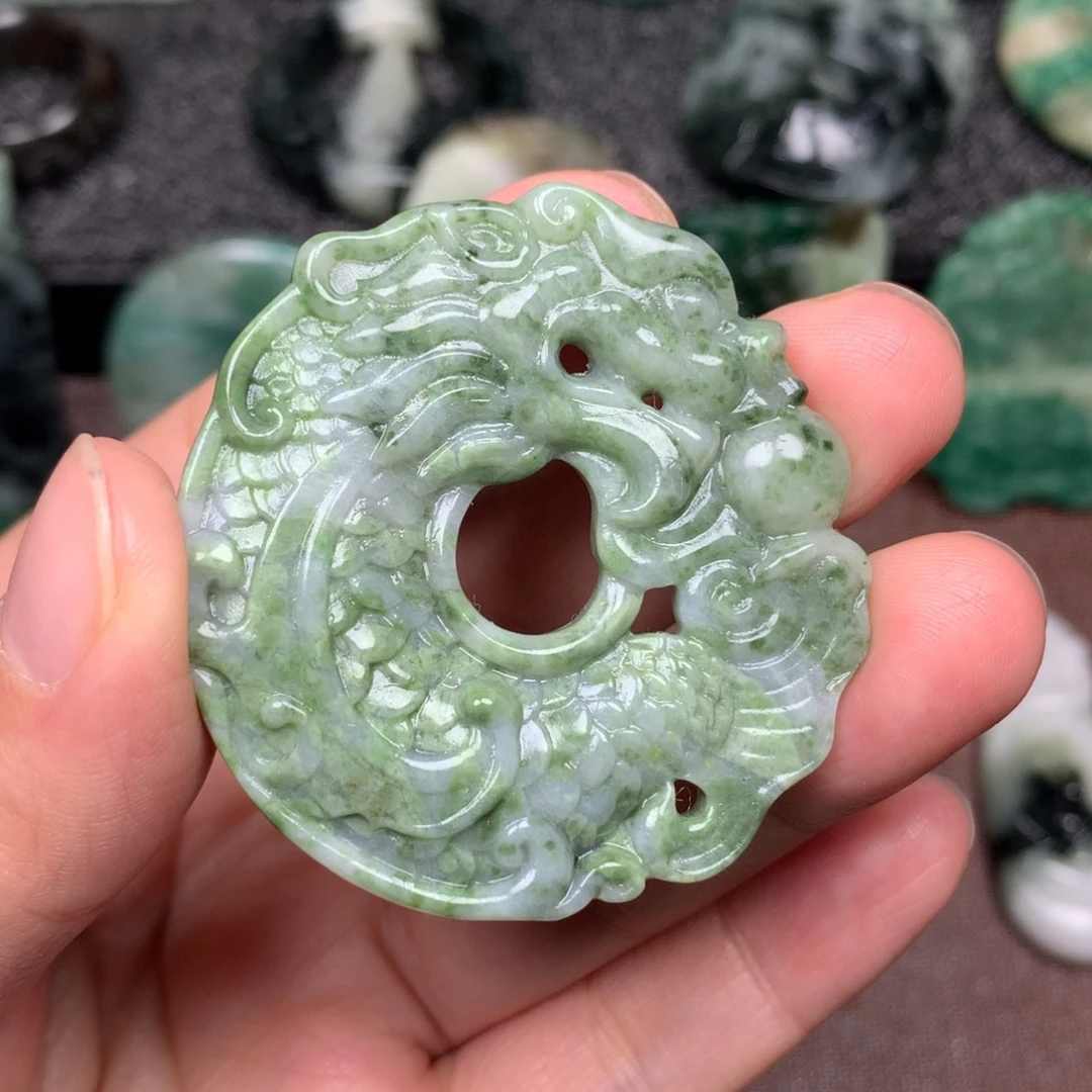 独山玉未镶嵌颈饰