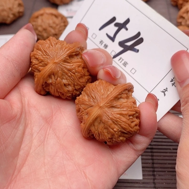 文玩核桃吊坠37正磨154