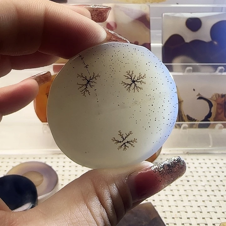 玛瑙/玉髓未镶嵌珠宝奇石