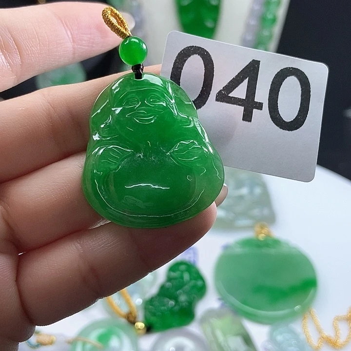 翡翠未镶嵌吊坠(赠链)