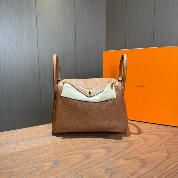 99新 Hermes/爱马仕 金扣金棕lindy30手提包 尺寸30x19