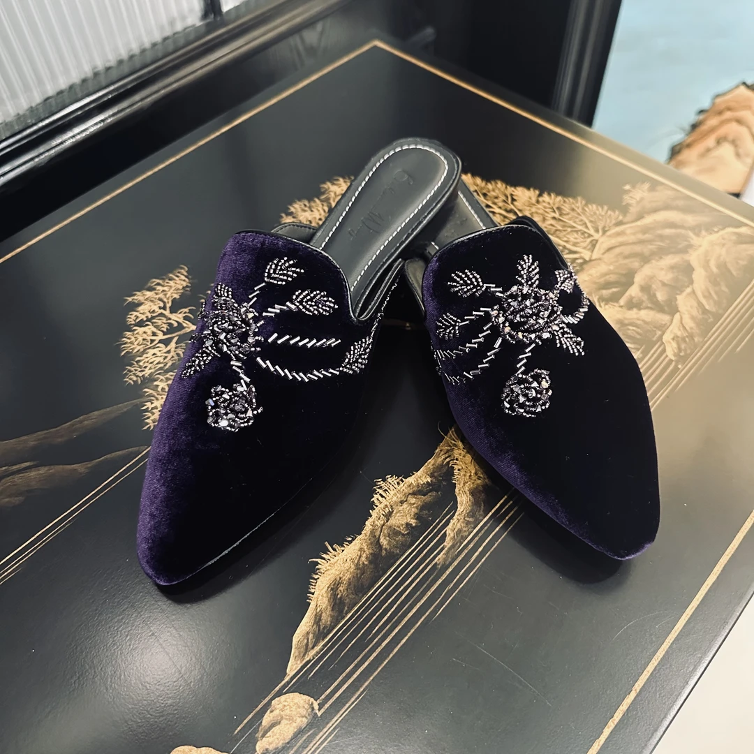 Betty Bairn【刘HAHA精选】手工定制钉珠桑蚕丝丝绒拖鞋25B-X9137