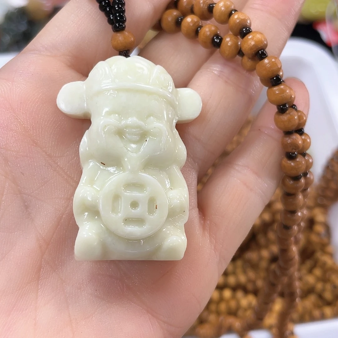 蛇纹石玉颈饰未镶嵌