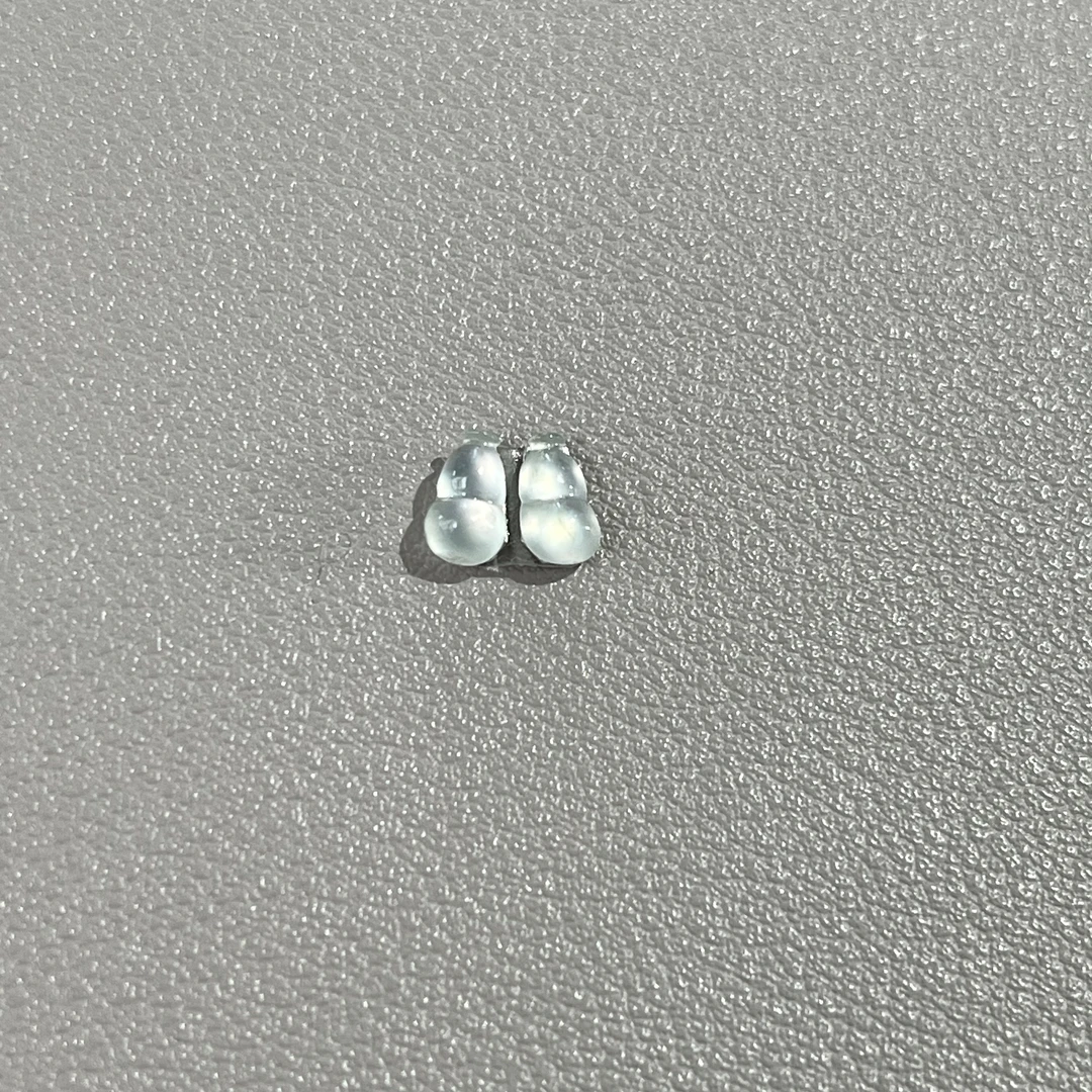 天然缅甸翡翠未镶嵌小小葫芦（一对）