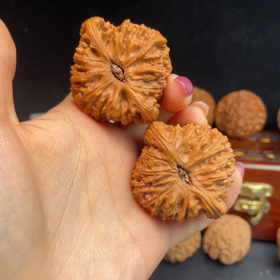 文玩核桃吊坠南疆石44尺