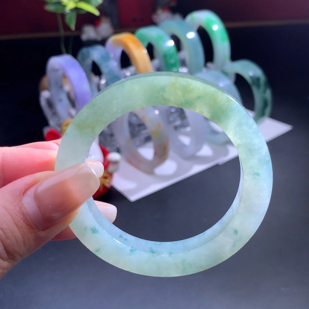 未镶嵌翡翠手镯定制翡翠
