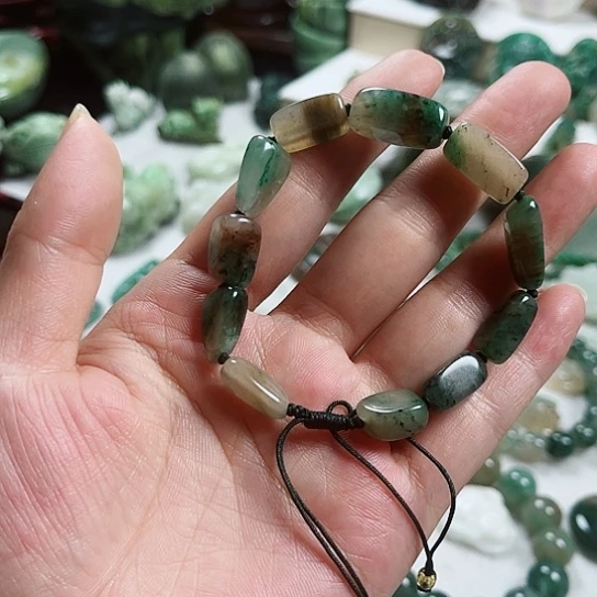 罗***沛未镶嵌独山玉手镯