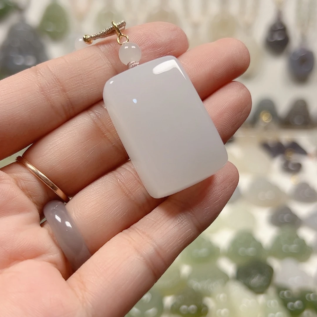 颈饰未镶嵌和田玉