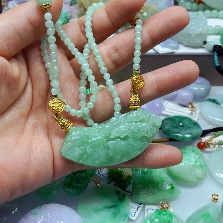 吊坠(不含链)未镶嵌翡翠