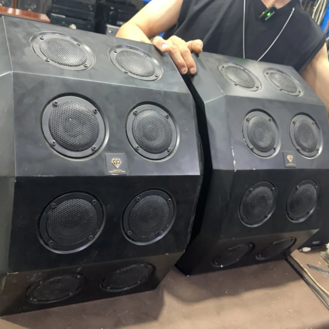 9新  钻石 卡包音箱