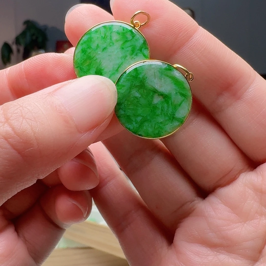 翡翠18K金镶嵌耳饰