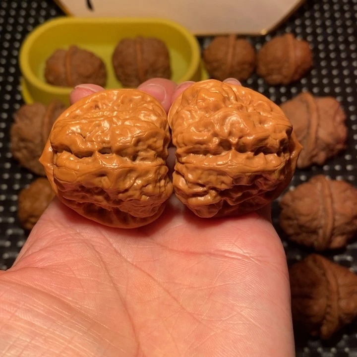 文玩核桃把件四开八腿肌肉蛙