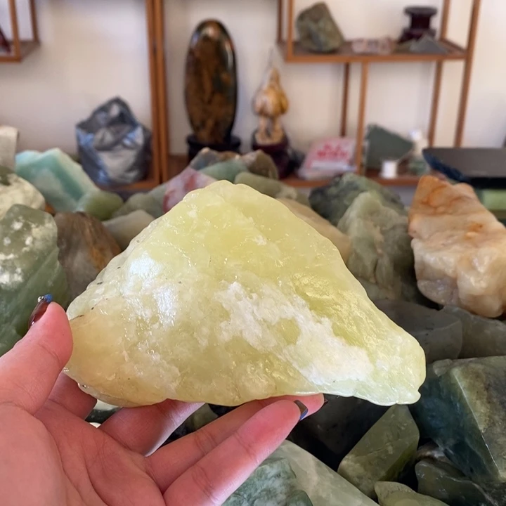 蛇纹石玉未镶嵌简易