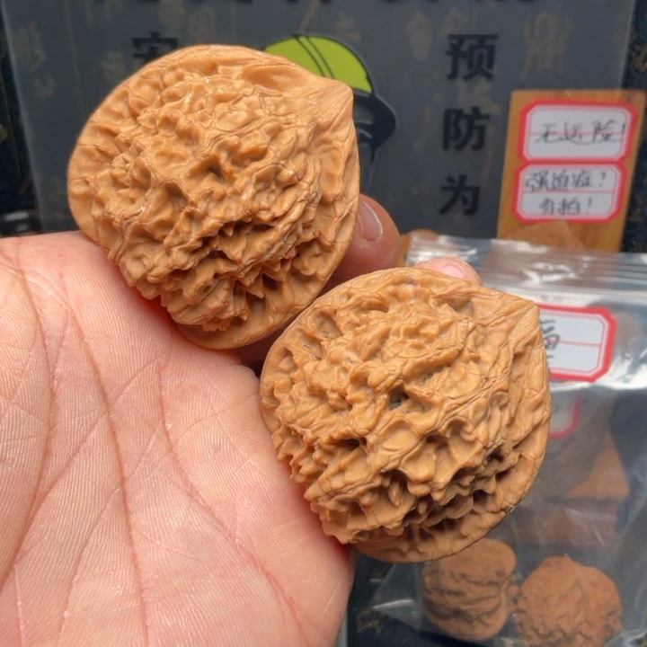 文玩核桃吊坠麒麟纹官帽49全品