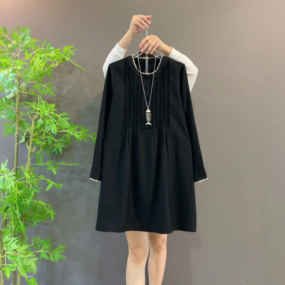 高端精致黑色加大简约连衣裙2025秋冬新款修身宽松显瘦中长款裙子