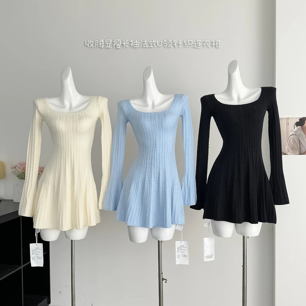 法式U领针织连衣裙女秋冬小个子收腰显瘦长袖麻花a字短裙子