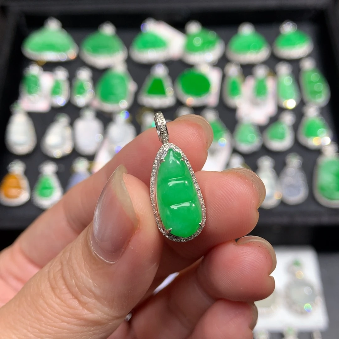 翡翠18K金镶嵌吊坠(不含链)