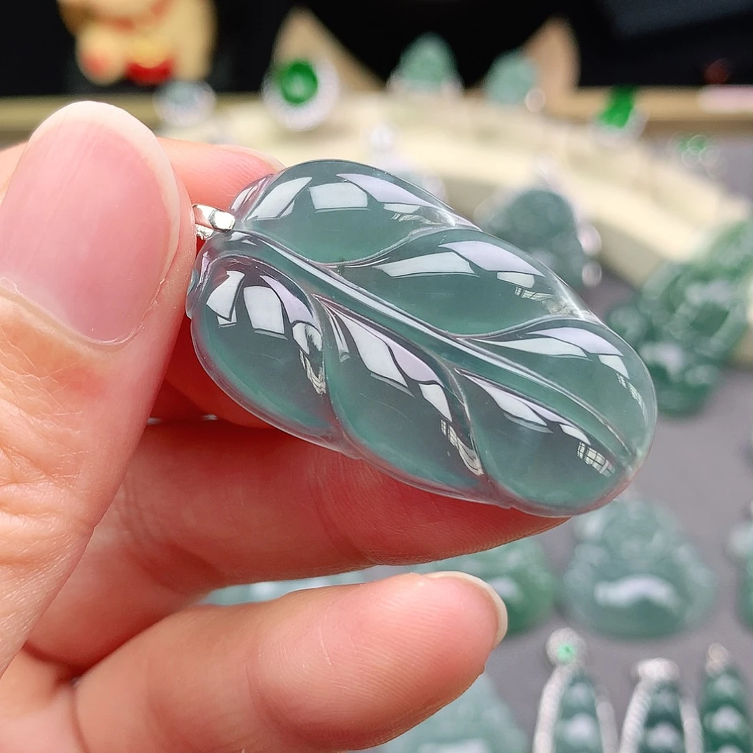 翡翠未镶嵌颈饰吊坠