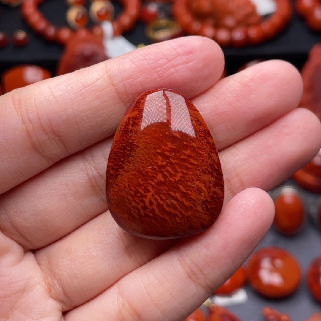 南红玛瑙未镶嵌珠宝奇石水滴吊坠