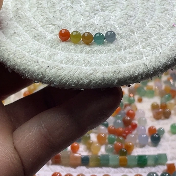 翡翠散珠未镶嵌定制翡翠卡5+，一组
