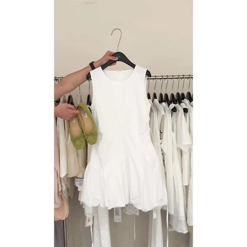 韩系高级感白色无袖圆领连衣裙女2025夏季新款设计感收腰显瘦裙子