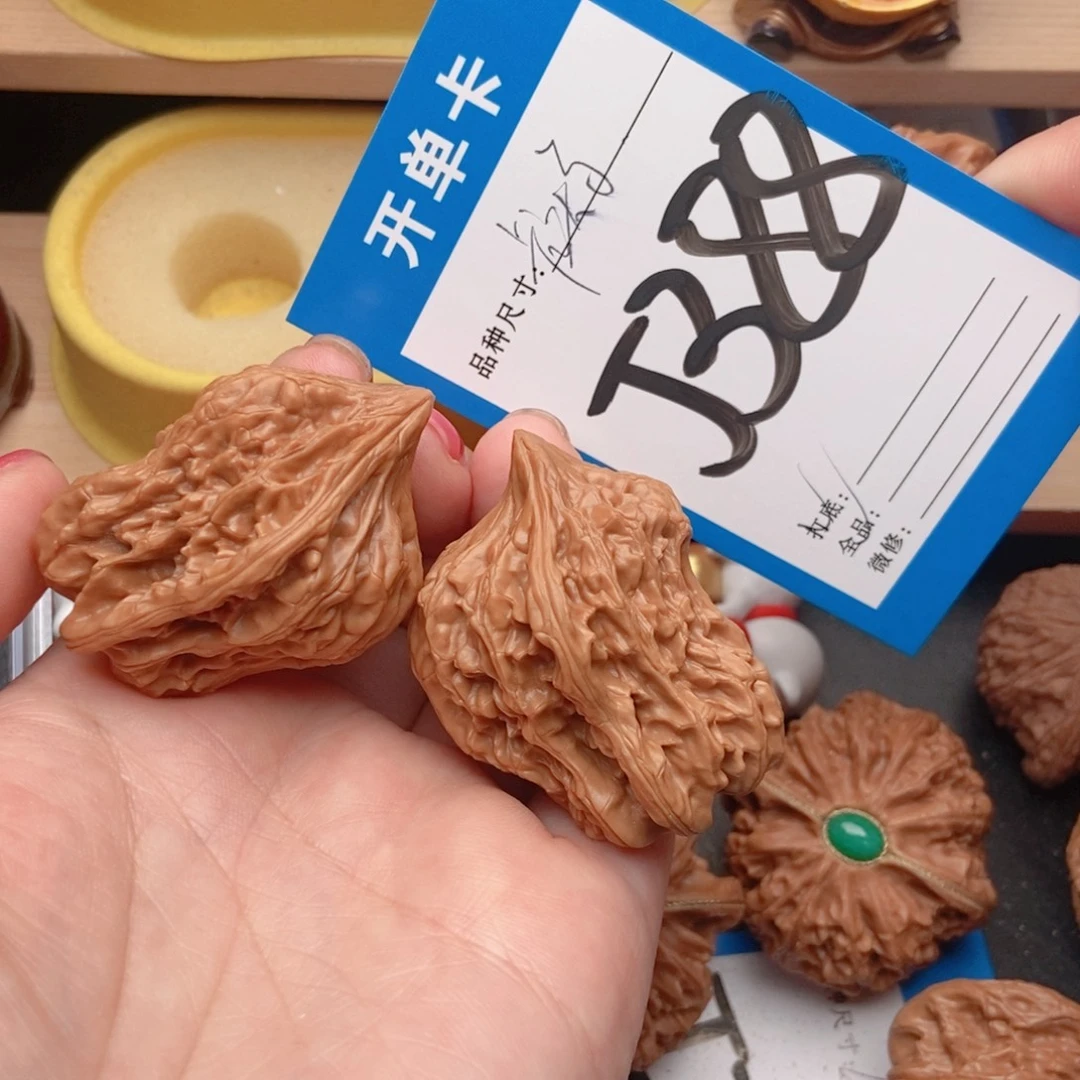 幸***年桃核吊坠核桃虎头鸟宝