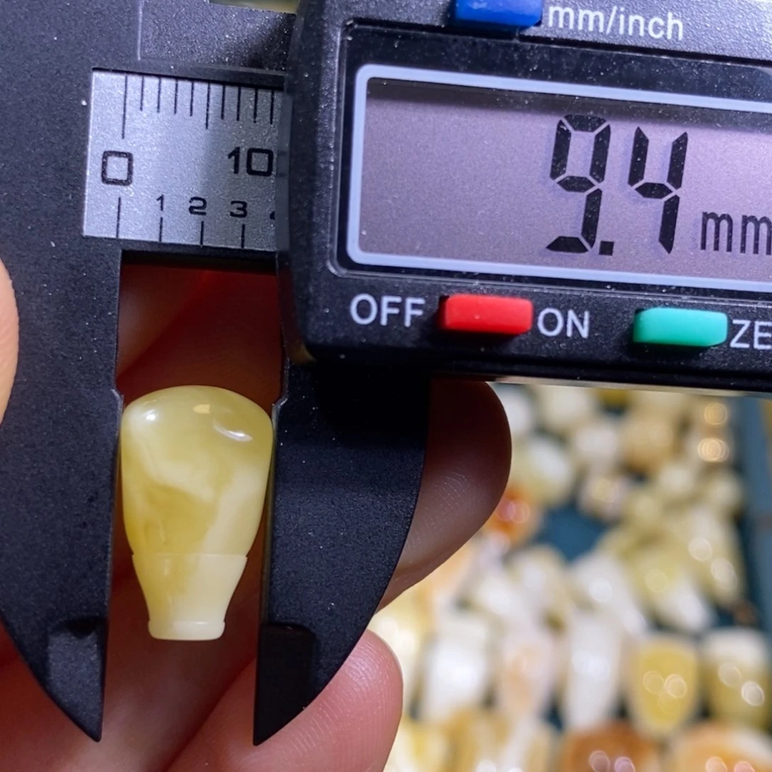 未镶嵌蜜蜡裸石配饰