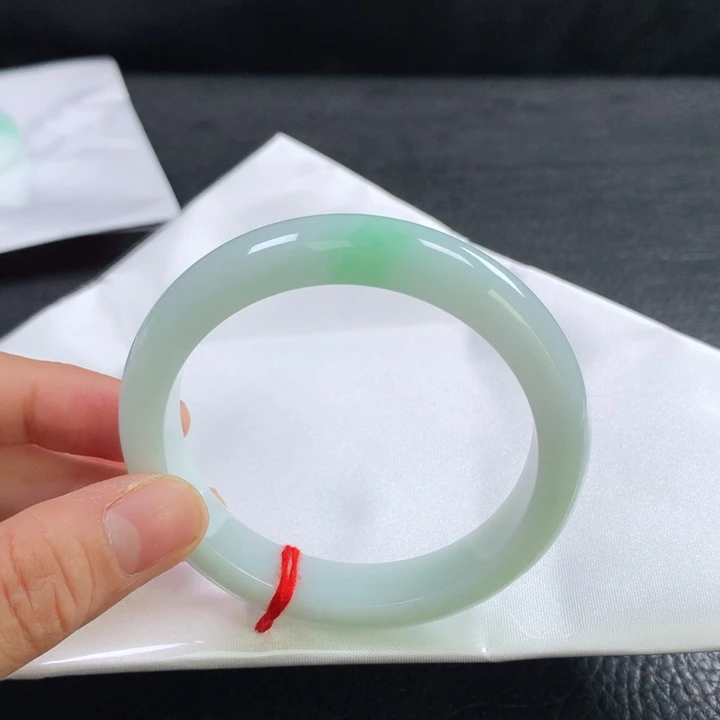 翡翠未镶嵌手镯57圈