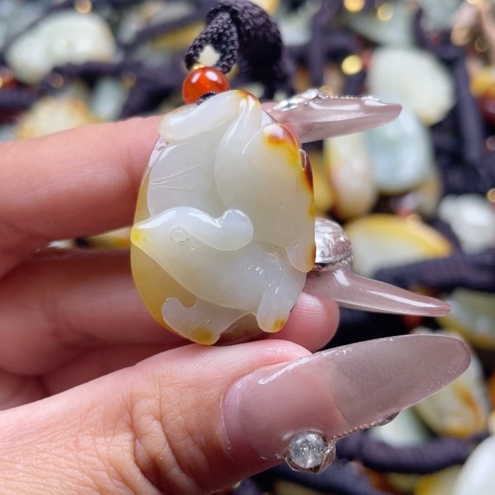 和田玉颈饰未镶嵌