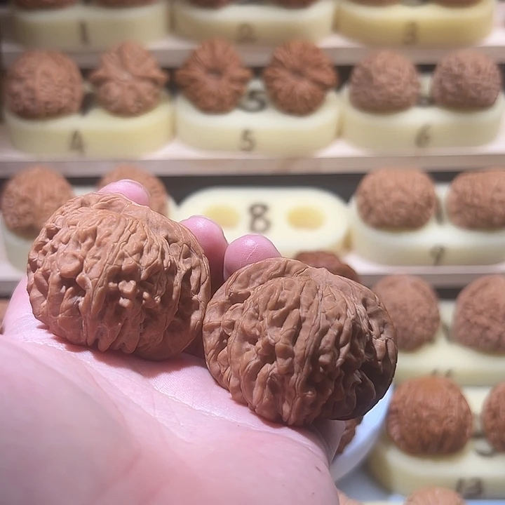 文玩核桃吊坠48楼子