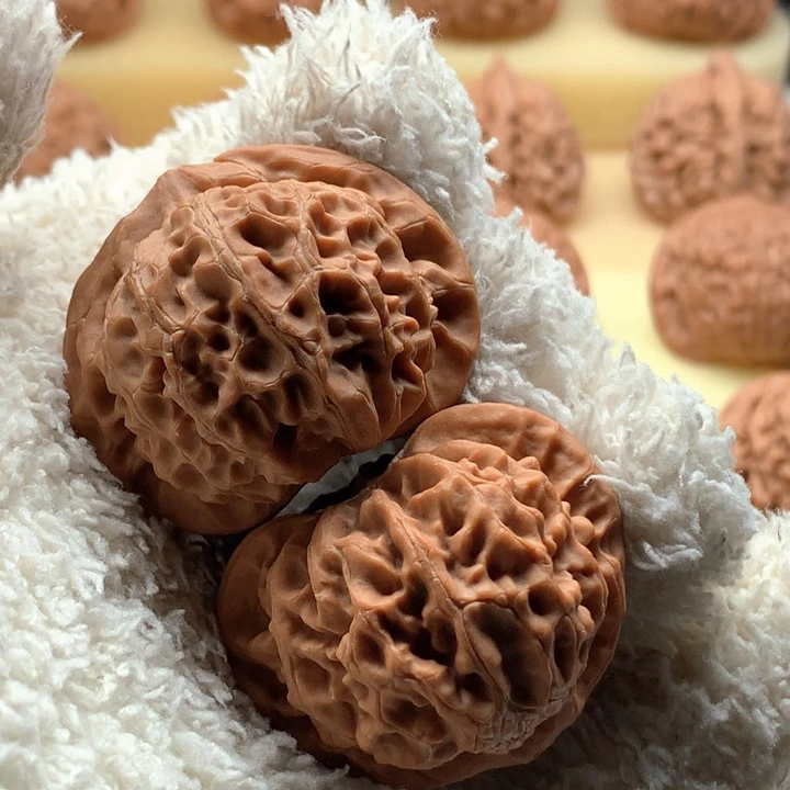 文玩核桃把件宫灯