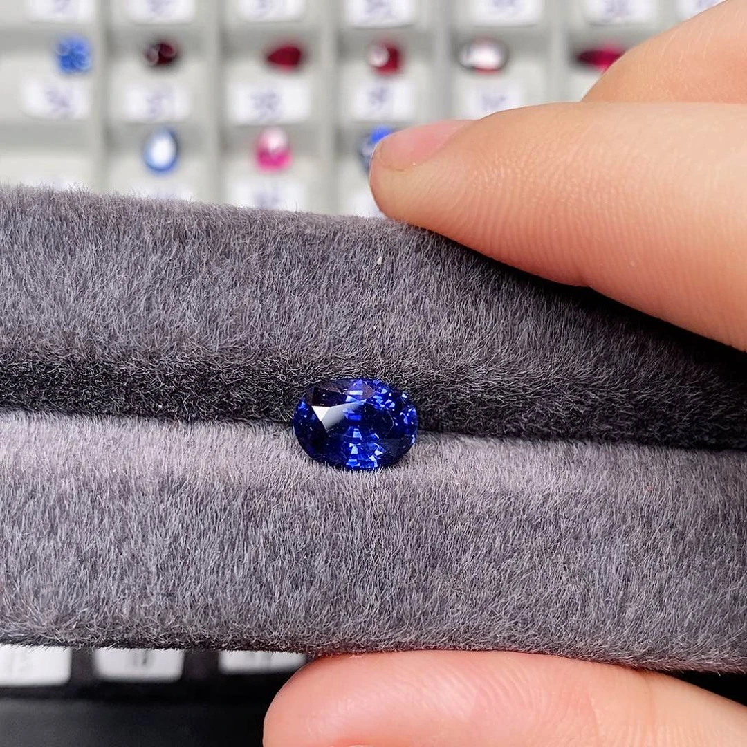 蓝宝石裸石未镶嵌皇家蓝色调正蓝紫色净度高2.58ct/9号