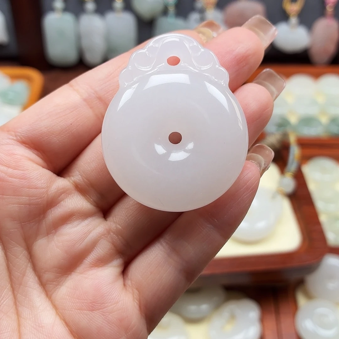 石英质玉未镶嵌颈饰