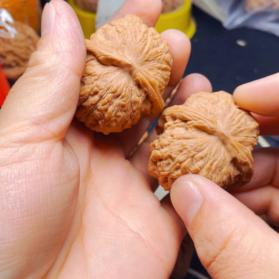 文玩核桃把件真*错血麒麟