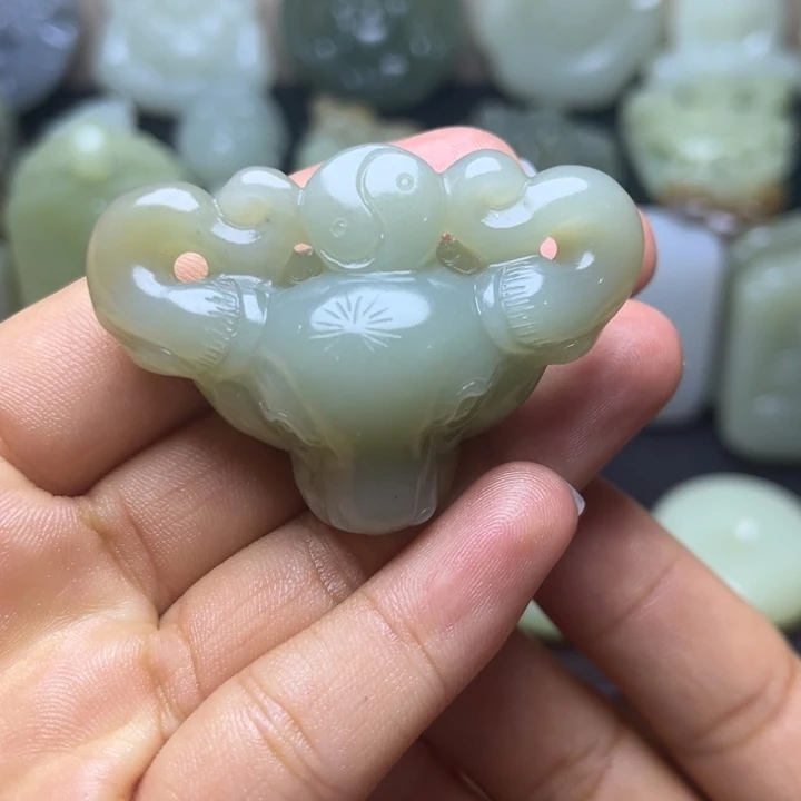 和田玉未镶嵌颈饰