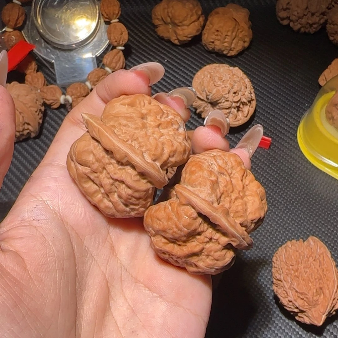 读***赖文玩核桃吊坠1111111