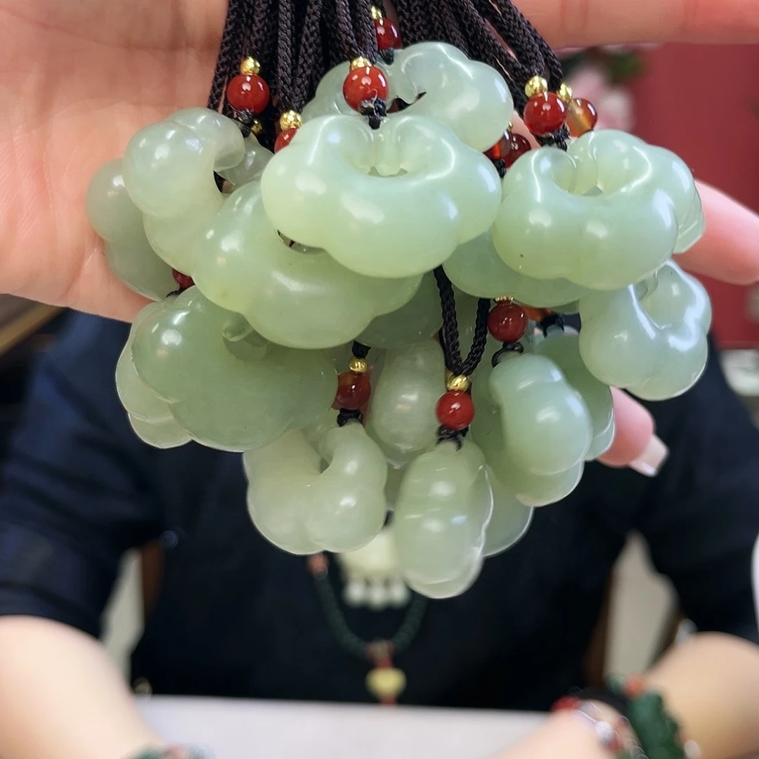 蛇纹石玉颈饰未镶嵌云锁