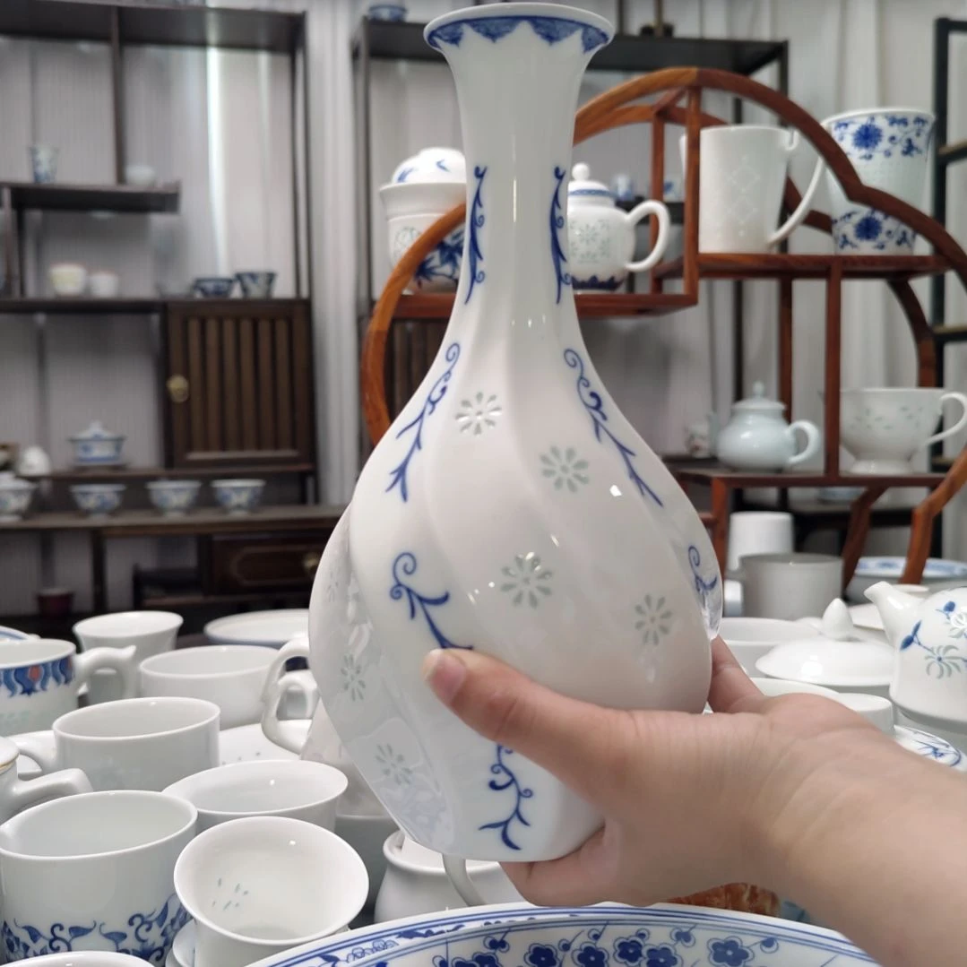 瓷螺旋瓶一个景德镇