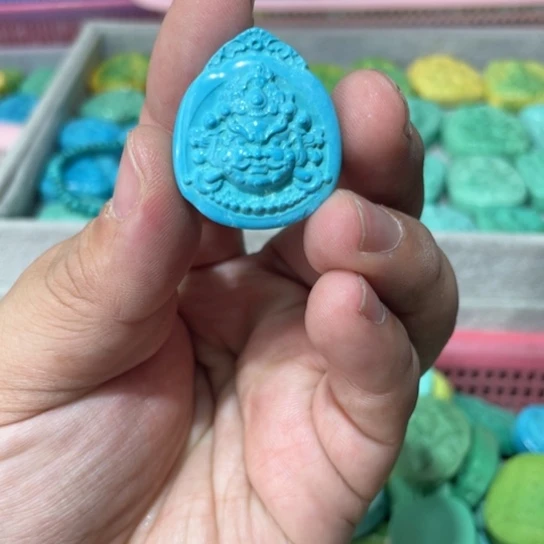 未镶嵌菱锰矿珠宝半成品